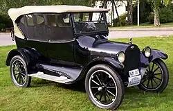 Chevrolet 490 Touring uit 1922 met zijgordijnen