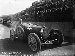 Albert Divo in de Targa Florio 1929 in een Bugatti Type 35C.