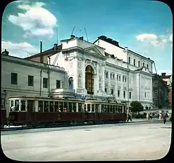 Twee aanhangwagens rond 1931