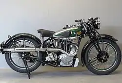 BSA R35-5 Blue Star met het oude Twin Port-blok.