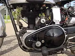 Vanaf 1938 werden de koelribben groter en dit Model 39/G3 uit 1939 heeft een primaire kettingkast die wordt afgesloten met een klemband. Een niet erg lekvrij systeem dat pas in 1958 werd afgeschaft.