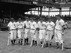 In het All Star team, 1937 (4e van links)