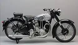 In de loop van 1947 kwam ook de Roadholder-telescoopvork