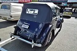 Ford Anglia A494A (1949) tourer, achteraanzicht