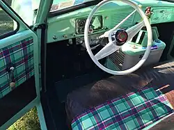 Henry J Corsair DeLuxe (1953), interieur