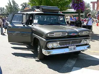 Een Chevrolet Suburban uit 1961