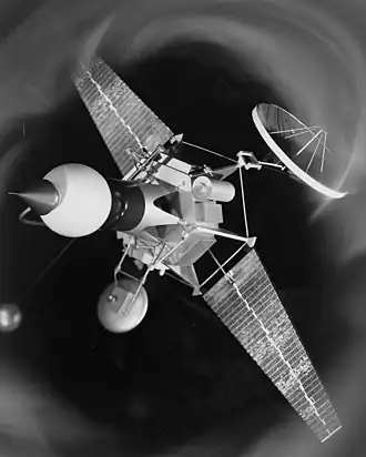 Ranger 3, met op de voorgrond de houten witte bol die de seismometer bevat