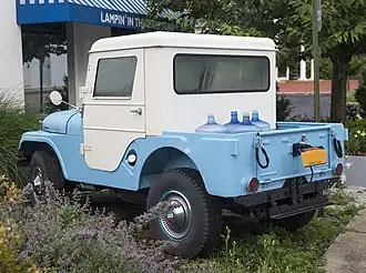 Jeep CJ-5A Tuxedo Park Mark IV, met halve cabine