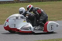 De zijspanrace maakte jarenlang deel uit van het Grand-Prix circus, maar is sterk in populariteit gedaald.