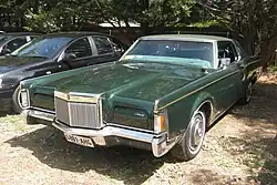 Continental Mark III (1970) met weggewerkte ruitenwissers