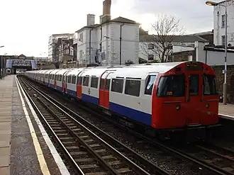 Type 1972 op Station Kilburn High Road