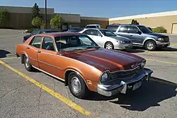 Mercury Comet (1977) met grotere veiligheidsbumper