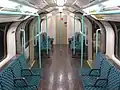 Interieur van een Waterloo & City Line-trein na de renovatie