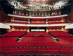 Zaal nieuwe Luxor met 1527 plaatsen