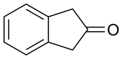 Structuurformule van 2-indanon
