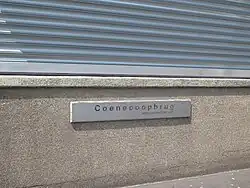 Bord op brugwachtershuisje