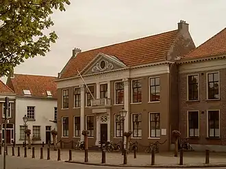 Het gebouw van de voormalige Hoofdcursus Kampen