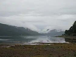 Zicht op het noordoostelijke uiteinde van het loch vanaf St Catherines.