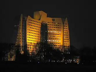 Het Gasuniegebouw 's nachts (2008)