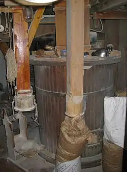 Joeswert, mengketel met meelpijpen (2008)