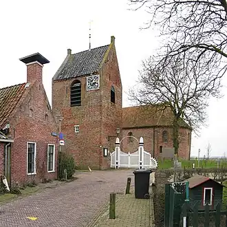 Toren en kerk gezien vanuit het zuidoosten