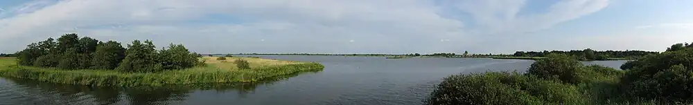 Het Leekstermeer, gezien vanaf het begin van het Lettelberterdiep (2009)