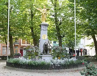 Rolliersmonument op het plein