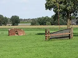 Kasteelterrein Zwanenburg met kleine ruïne