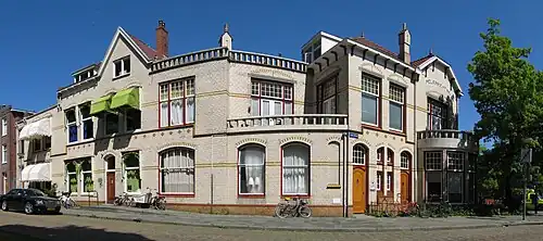 De voormalige Coöperatieve Stoomzuivelfabriek en Melkinrichting 'Stad en Lande' (1909) in Groningen (2010)