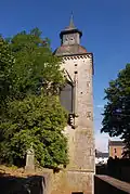 De oude toren, genaamd Justitie, gehecht aan het kasteel van Grandhan