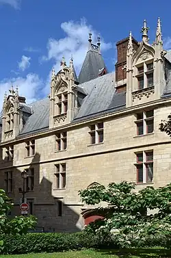 Zijde rue de l'Hôtel de Ville