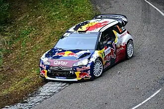 Neuville kende zijn beste rally tot dan toe; hij noteerde zes keer een besttijd en miste op plaats vier net het podium