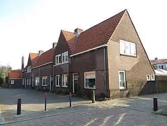 Oostelijke woningreeks, Meidoornstraat 5-11