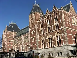 Westelijke vleugel van het Rijksmuseumgebouw, waarin het Rijksprentenkabinet en de bibliotheek werden ondergebracht.
