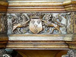 Wapen van Alberda in de preekstoel van de Petruskerk te Pieterburen