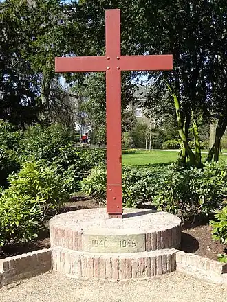 Oorlogsmonument in het Carolinapark Dieren