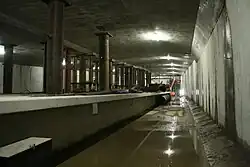 Perron gezien vanuit de toekomstige sporenbak, mei 2014.