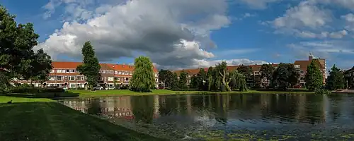 De vijver aan het Van Brakelplein (2014)
