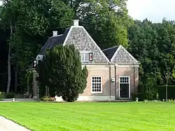 het oostelijk gelegen bouwhuis