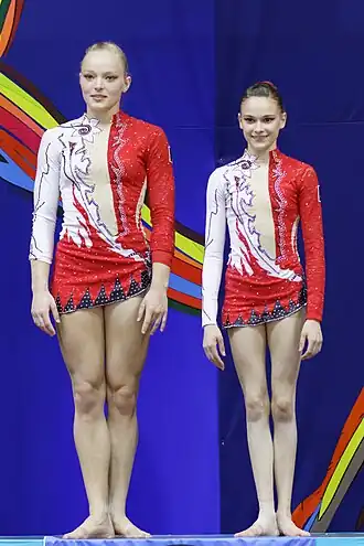 Nikki Snel and Eline De Smedt (rechts)