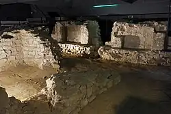 Funderingen uit verschillende bouwfasen