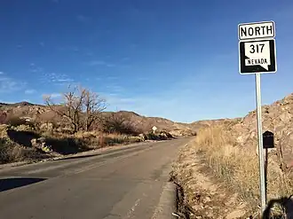 De SR 317 ten zuiden van Caliente