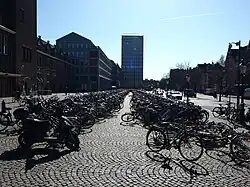 Fietsen bij het station, 2015