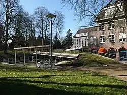 Deels ondergrondse vleugel