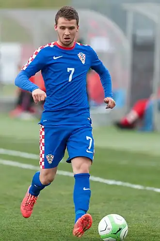 Murić in actie voor Kroatië –19 tegen Oostenrijk –19.