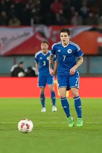 Bešić in 2015 als speler van Bosnië en Herzegovina