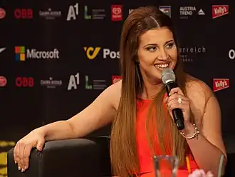 Amber tijdens het Eurovisiesongfestival 2015