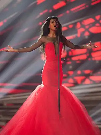 Aminata Savadogo tijdens het Eurovisiesongfestival 2015