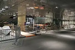 Zuidelijke verdeelhal met stijgpunten naar de beide kantperrons, juni 2015.