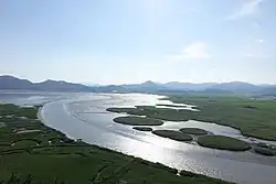 De baai van Suncheon aan de Straat van Korea